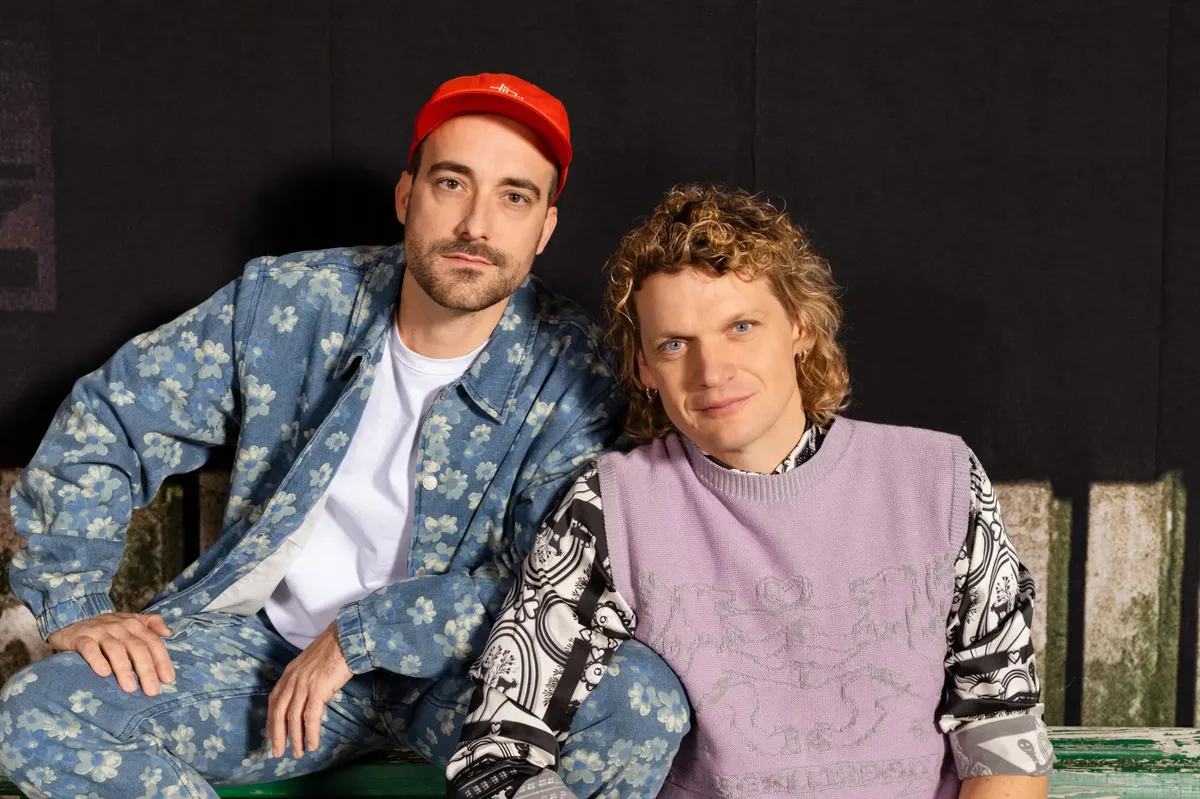 Die zwei Köpfe von Dabu Fantastic: Andreas Christen (links) und Dabu Bucher. (Archiv) Man sieht zwei Männer.